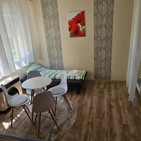 Pipacs Apartman Mako Exterior photo